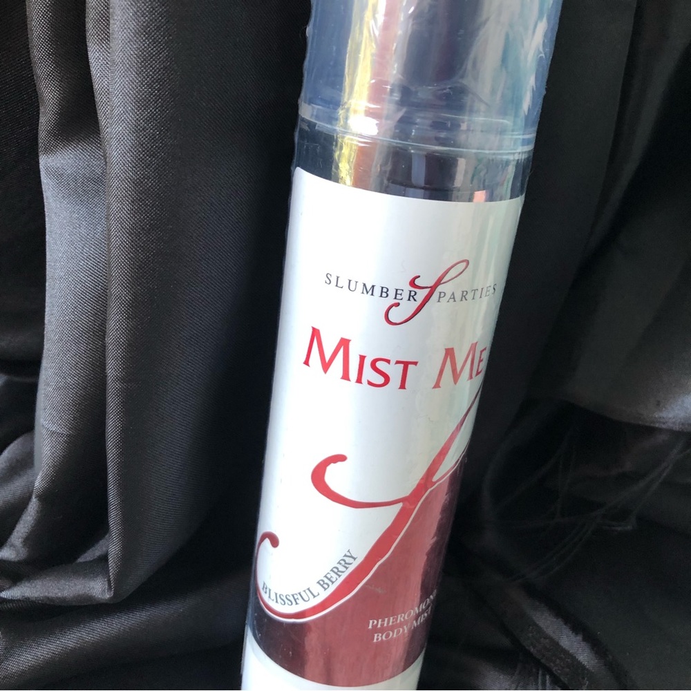 Mist Me Body Spray by Slumber Parties Blissful Berry 8oz. Discontinued Edition - Picture 4 of 6